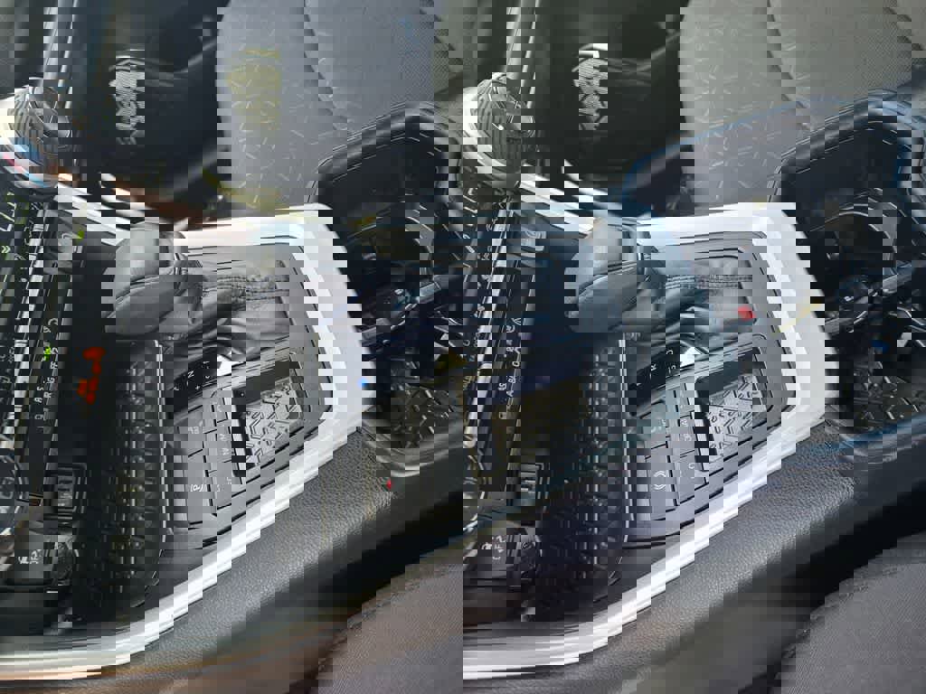 Used 2024 Toyota RAV4 XLE FWD image 13