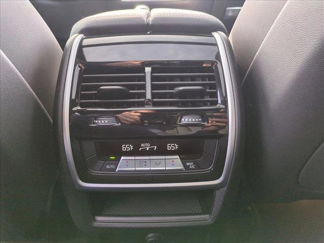 Used 2021 BMW X5 M50i image 18