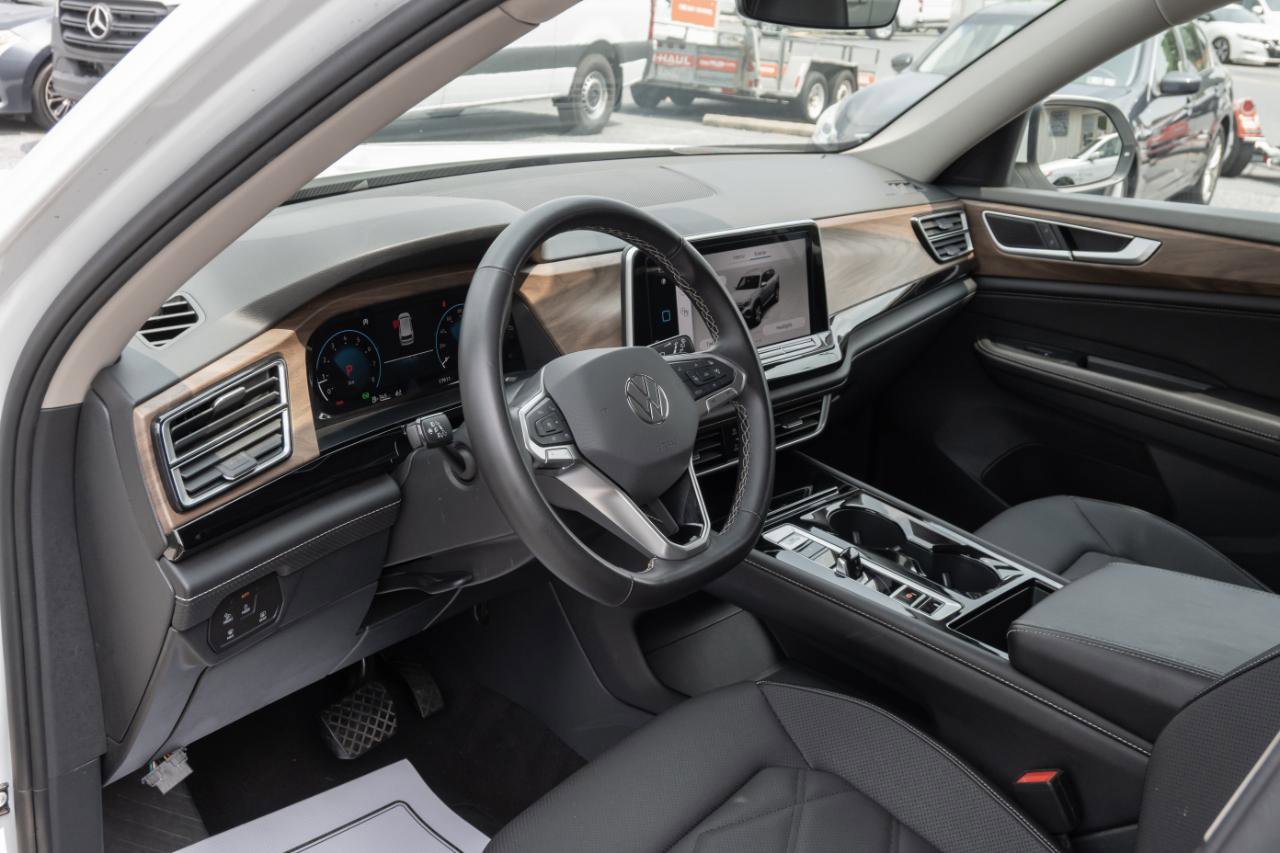 Used 2024 Volkswagen Atlas SE image 20