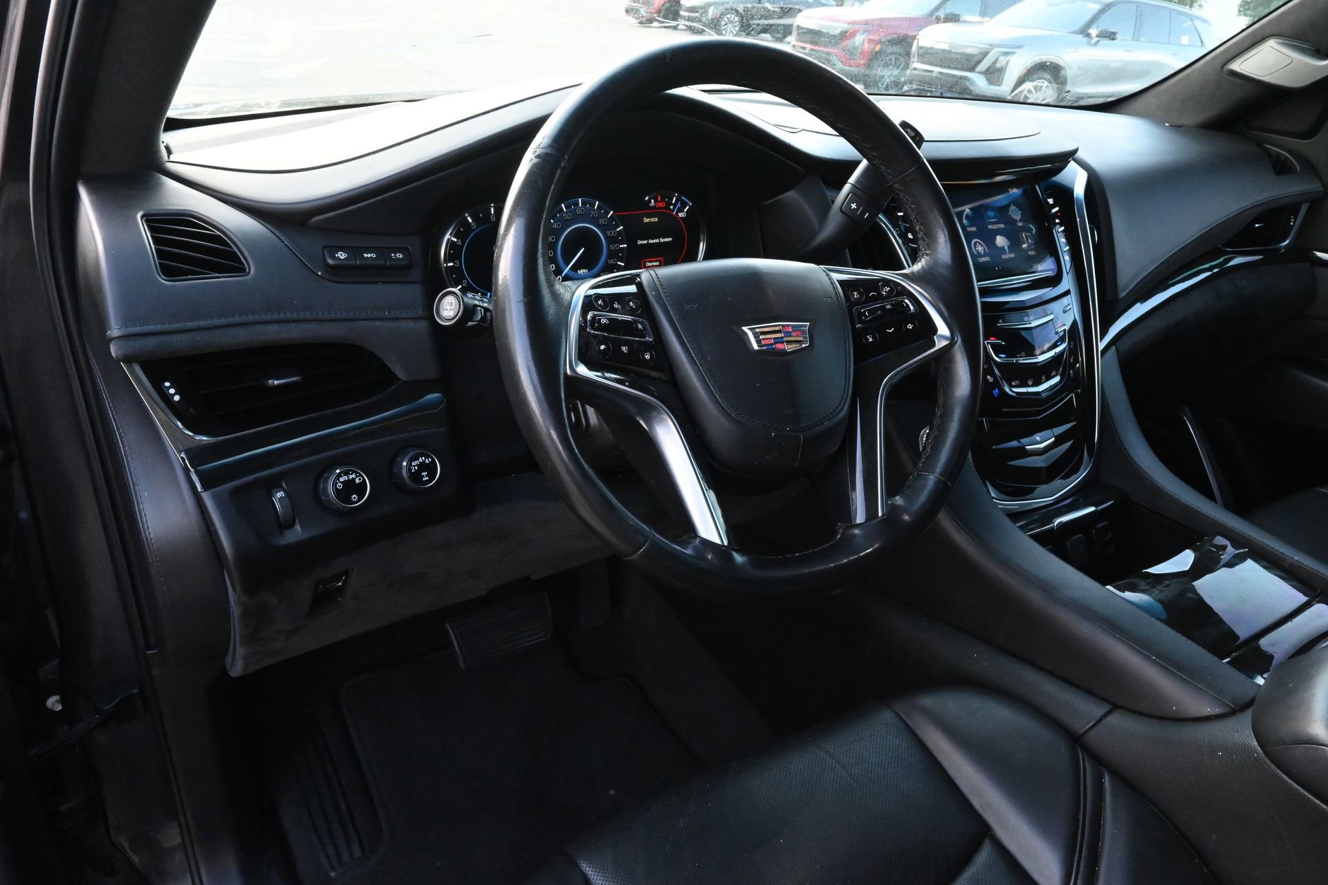 Used 2018 Cadillac Escalade Platinum AWD/4WD image 17