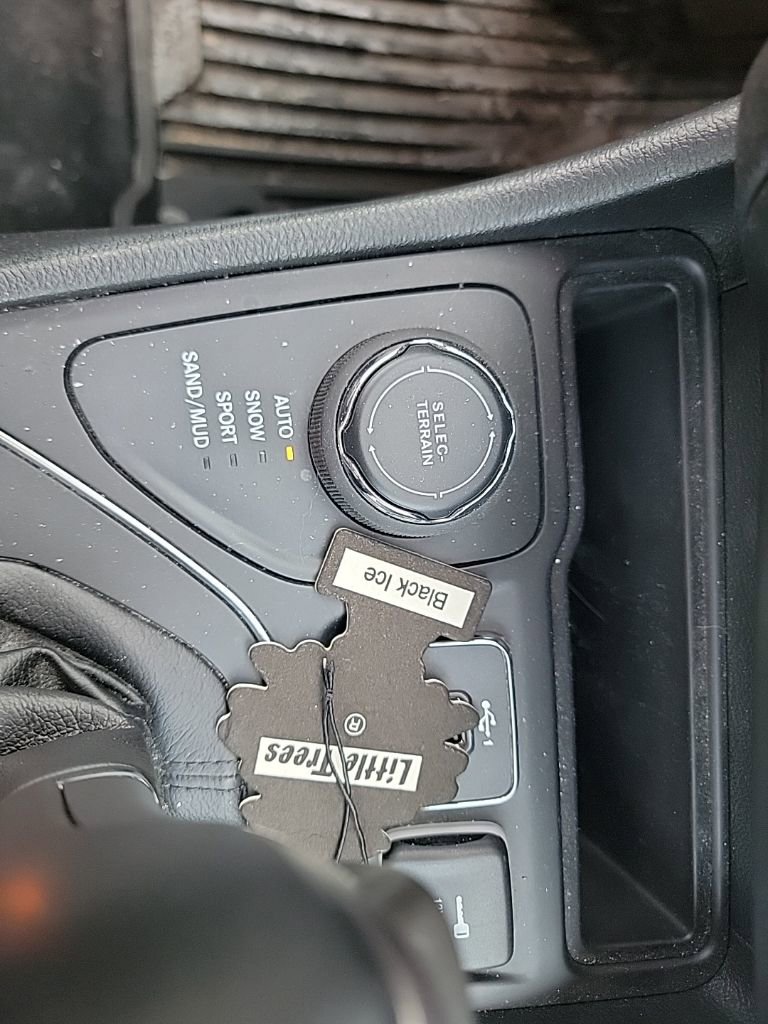 Used 2022 Jeep Cherokee Latitude Lux image 16