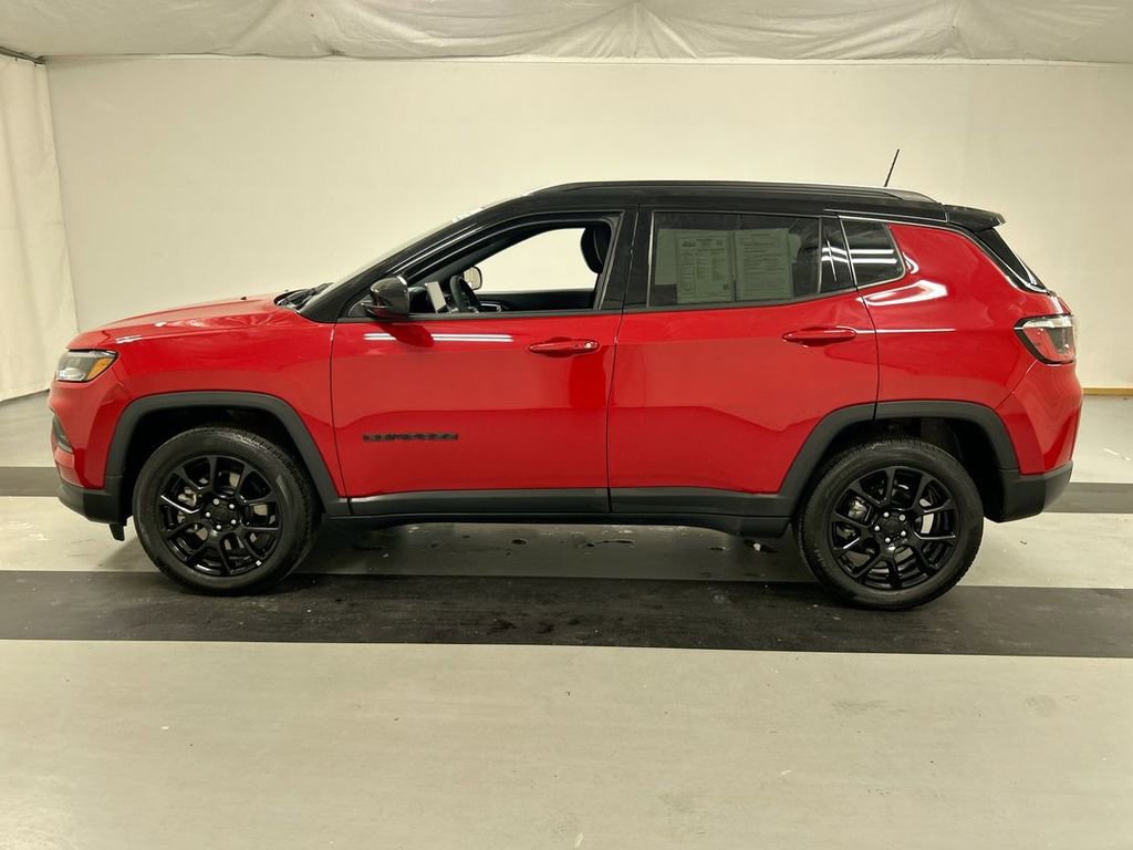 Used 2024 Jeep Compass Latitude w/ Convenience Group image 7