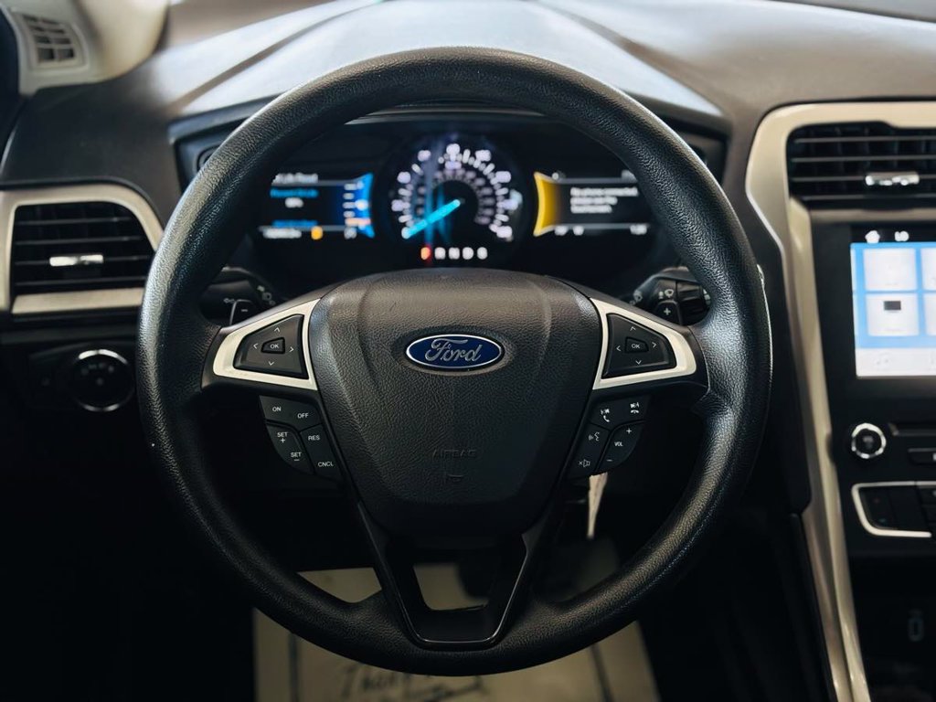Used 2018 Ford Fusion SE w/ Fusion SE Technology Package FWD image 43