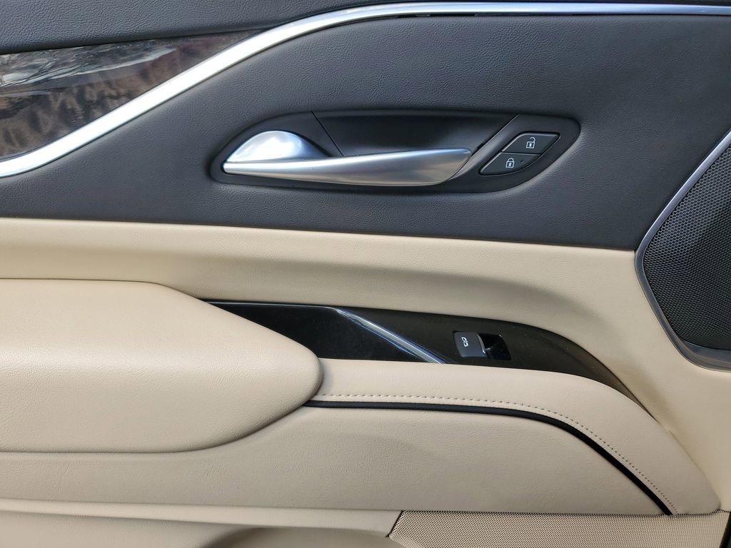 Used 2021 Cadillac Escalade ESV Premium Luxury image 16