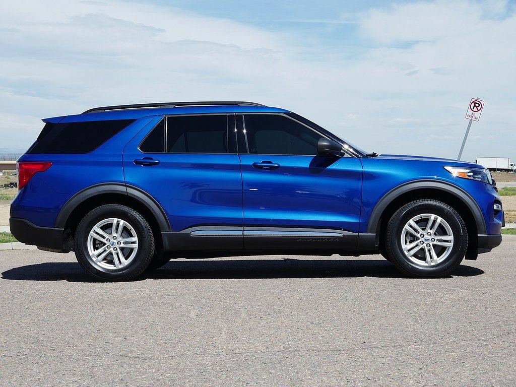 Used 2020 Ford Explorer XLT w/ Equipment Group 202A AWD/4WD image 7