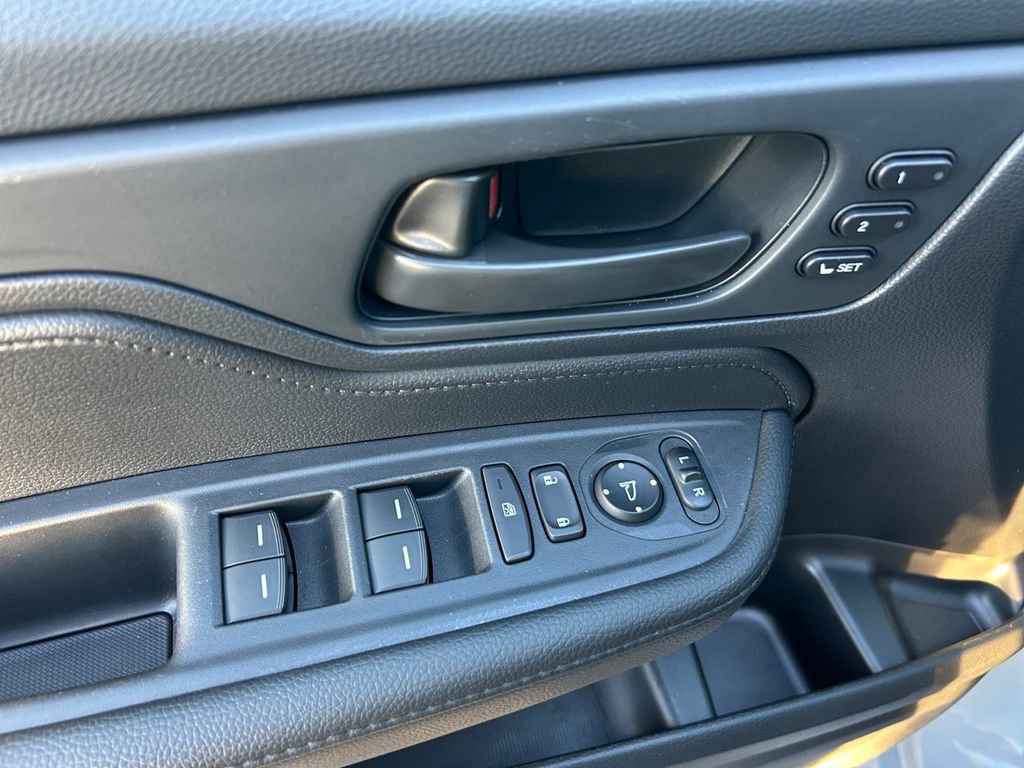 Used 2025 Honda Odyssey Sport-L image 21
