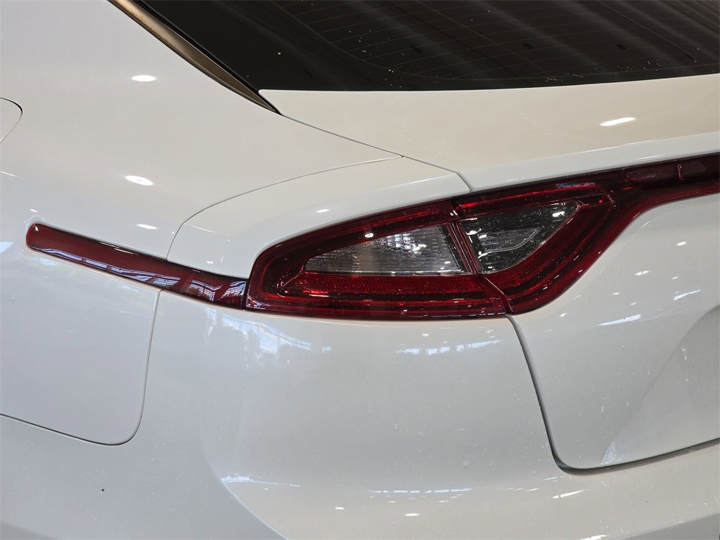 Used 2020 Kia Stinger GT-Line image 30