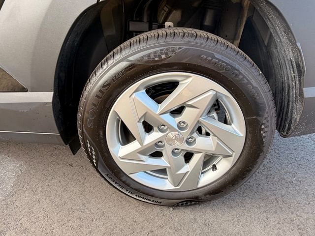 Used 2025 Hyundai Kona SE image 8