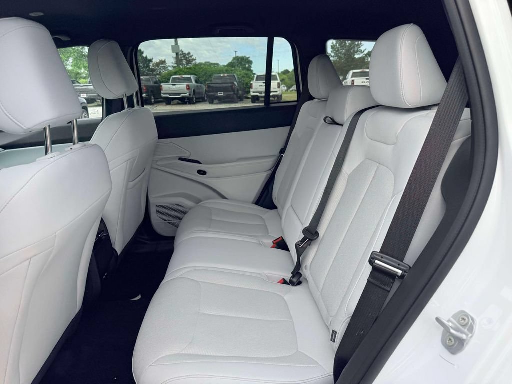 New 2026 Jeep Cherokee Laredo AWD/4WD image 11