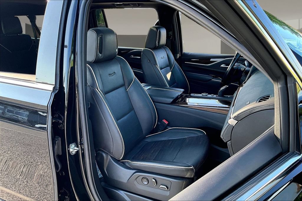 Used 2023 Cadillac Escalade ESV Premium Luxury AWD/4WD image 7