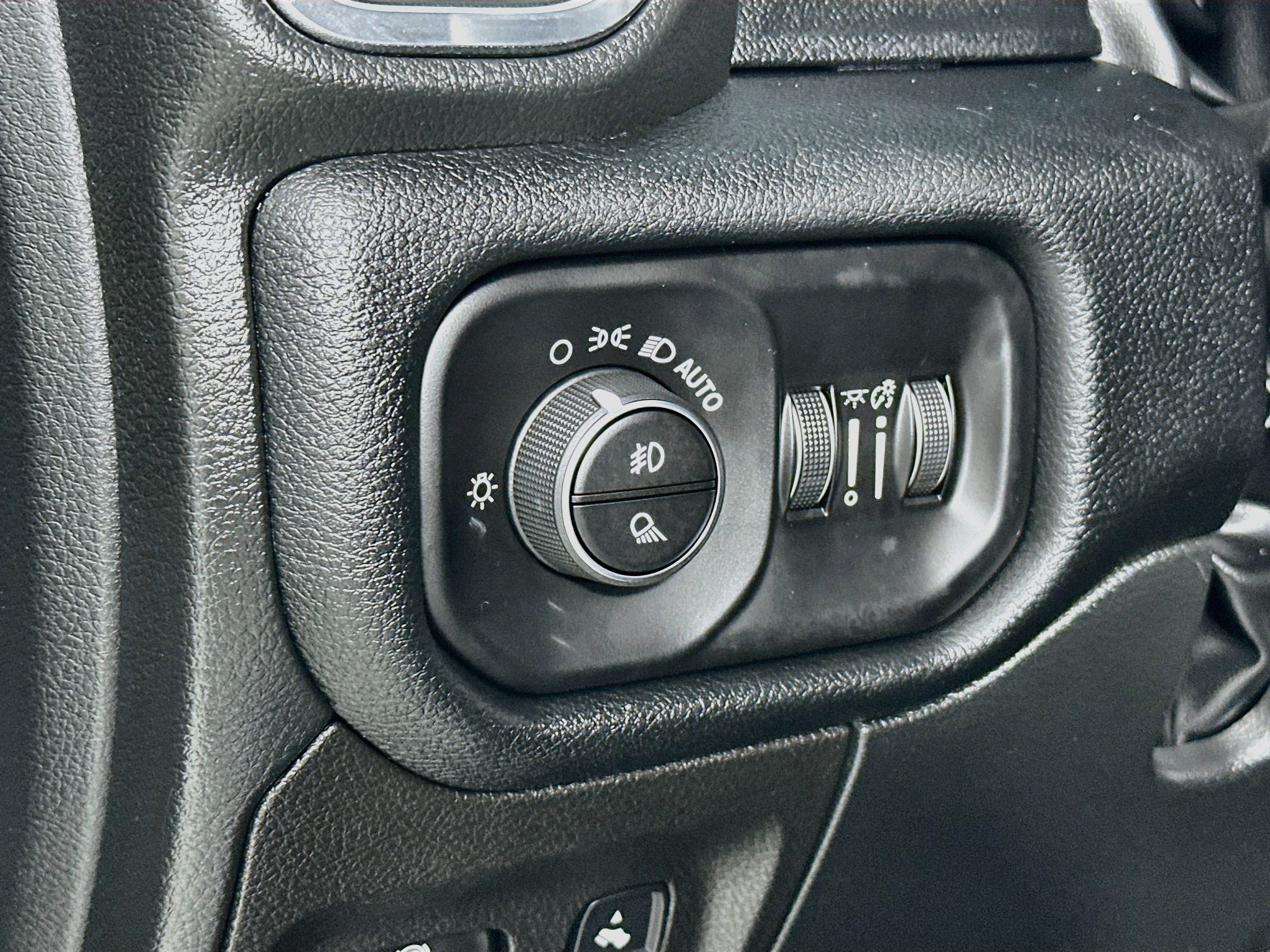 Used 2022 RAM 1500 Laramie w/ Sport Appearance Package RWD image 10