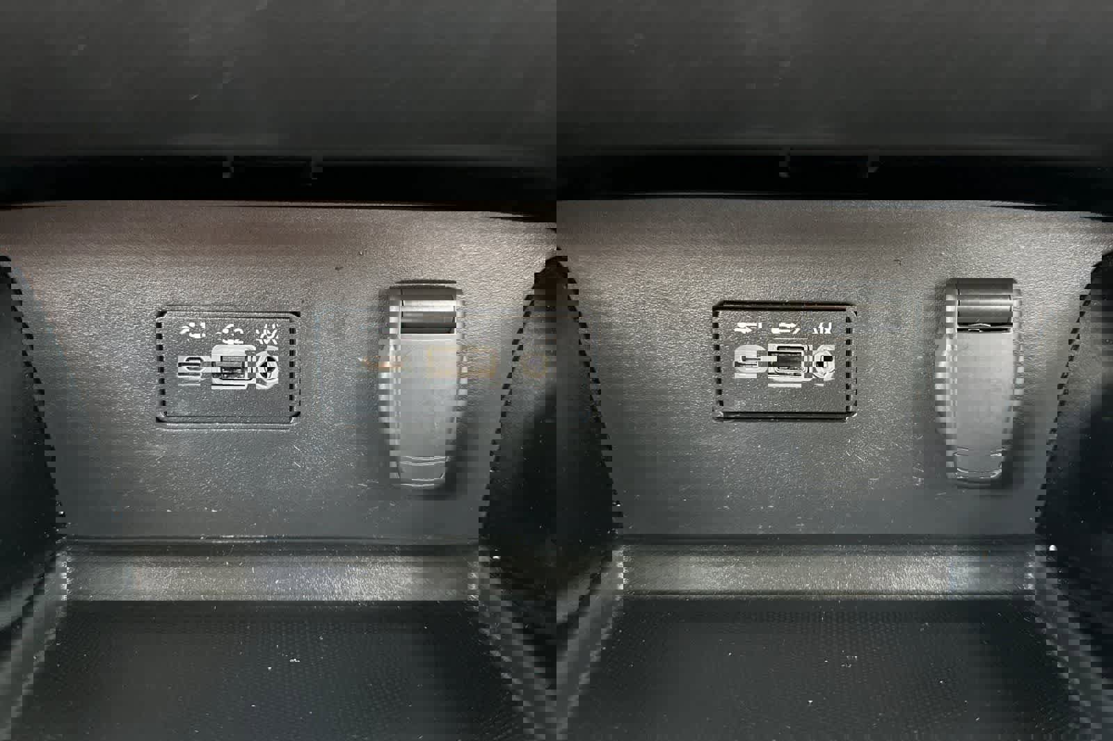 Used 2024 Nissan Altima 2.5 SV FWD image 32