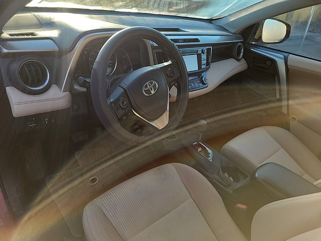 Used 2013 Toyota RAV4 XLE AWD/4WD image 8
