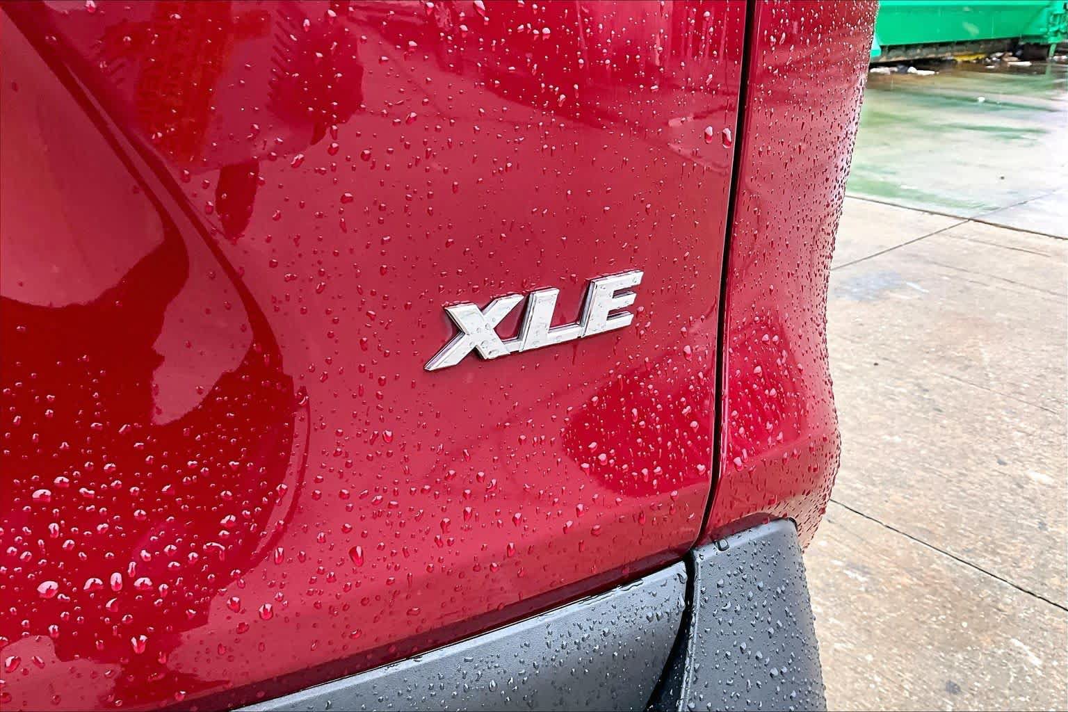 Used 2023 Toyota RAV4 XLE w/ Convenience Package FWD image 10