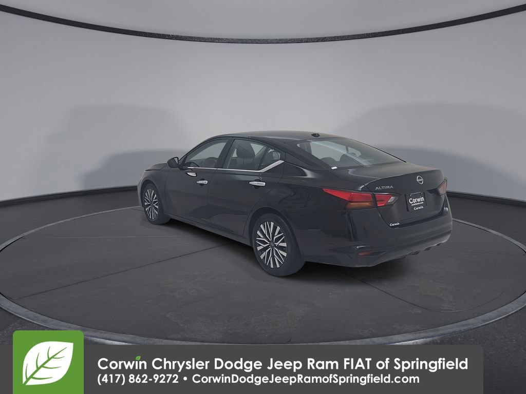 Used 2025 Nissan Altima 2.5 SV image 12