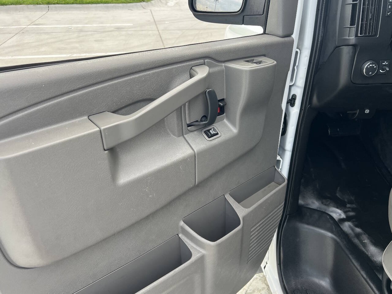 Used 2019 GMC Savana 2500 w/ Driver Convenience Package RWD image 12