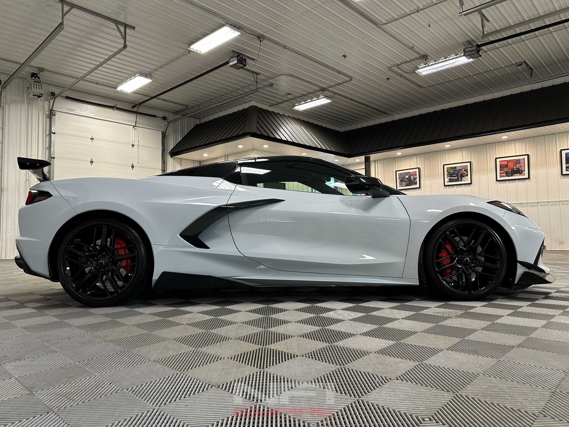 Used 2021 Chevrolet Corvette Stingray Premium Conv w/ Z51 Performance Package RWD image 17