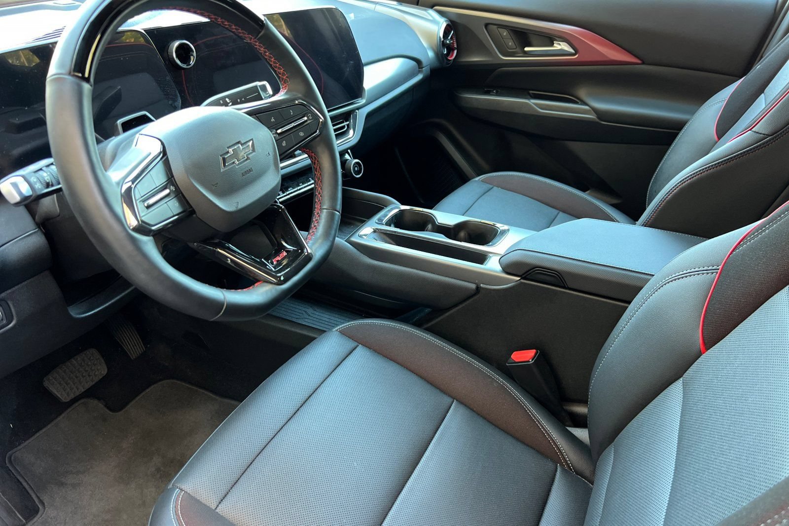 Used 2024 Chevrolet Equinox EV RS FWD image 5