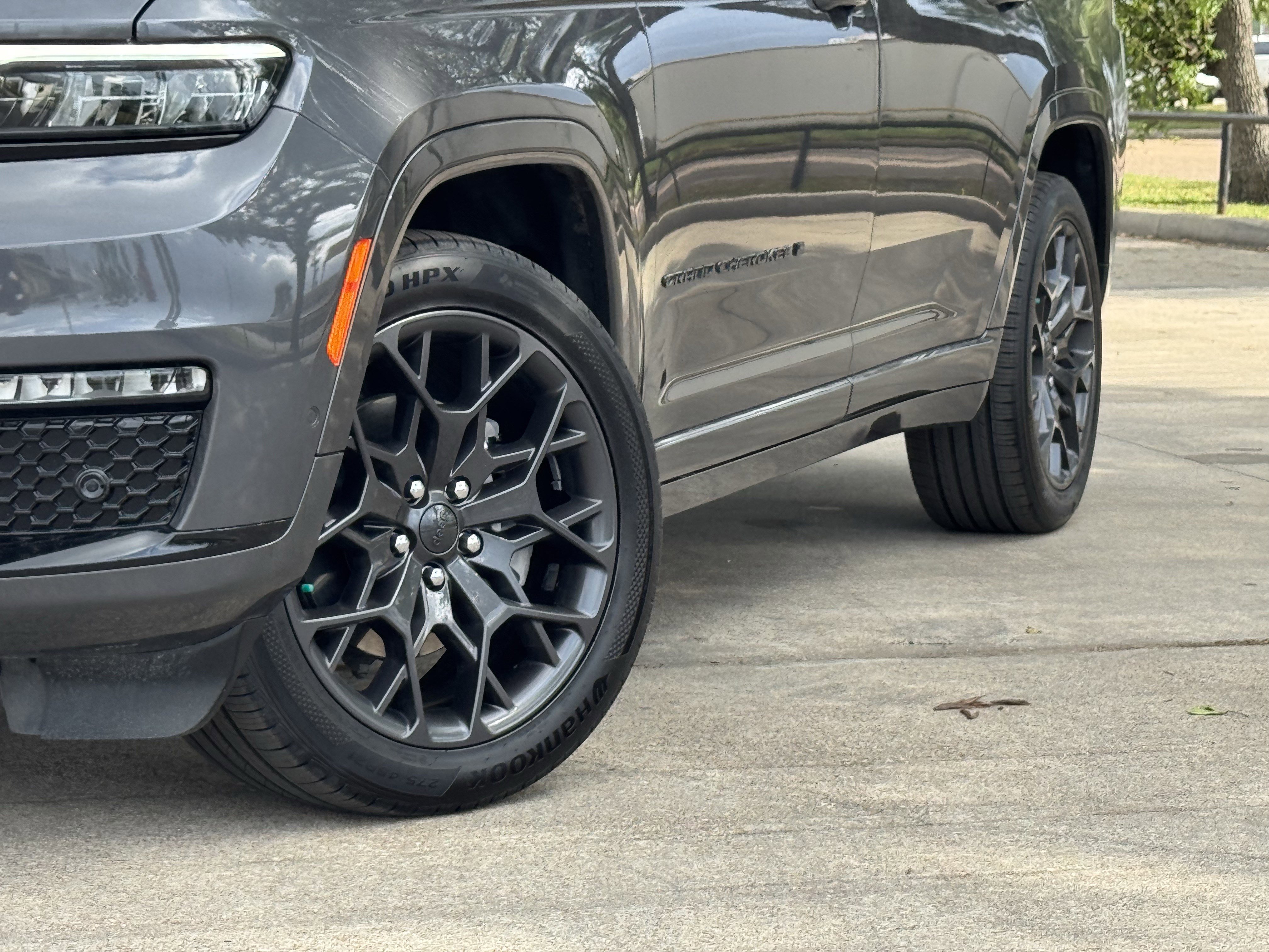 Used 2024 Jeep Grand Cherokee L Summit w/ High Altitude Package image 12