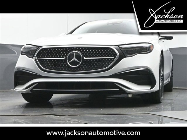 Used 2025 Mercedes-Benz E 350 Sedan image 35