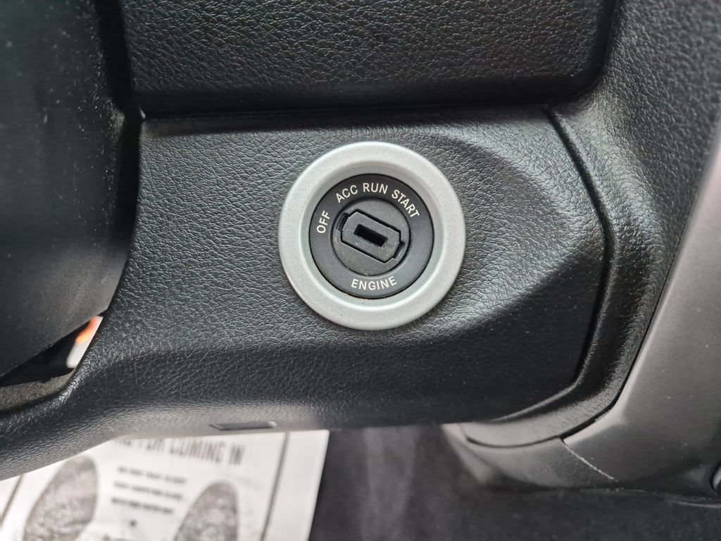Used 2021 RAM 1500 Classic SLT AWD/4WD image 19
