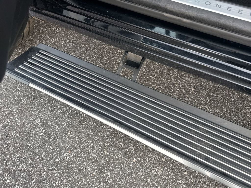 Used 2022 Jeep Grand Wagoneer Series III w/ Rear Seat Video Group 1 image 21