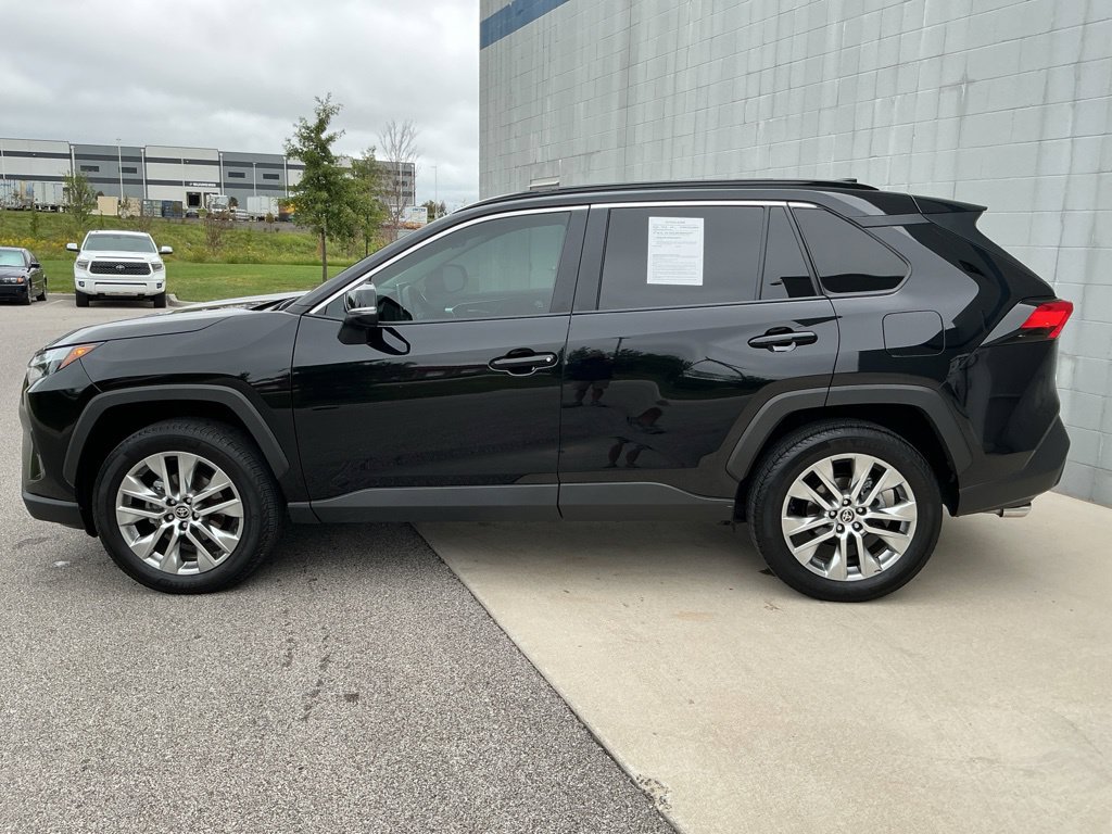 Used 2025 Toyota RAV4 XLE Premium w/ Weather Package AWD/4WD image 8