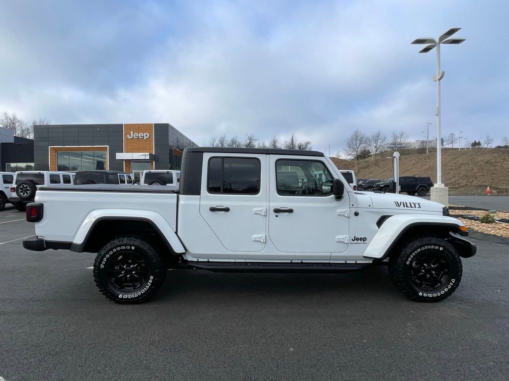 Used 2022 Jeep Gladiator Willys image 2