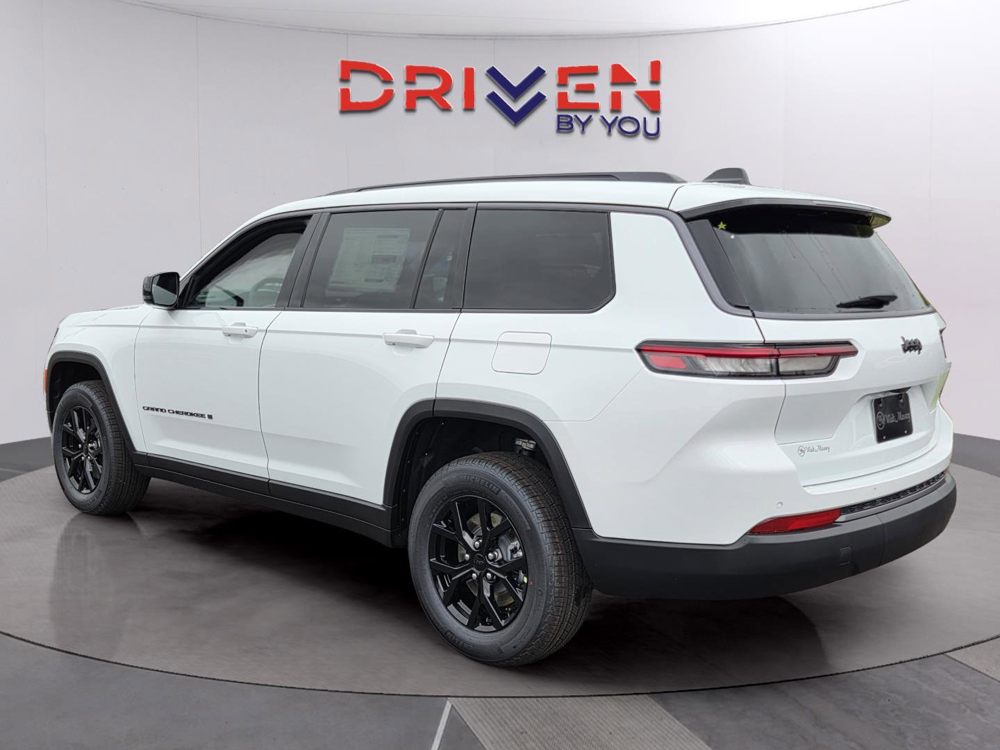 New 2026 Jeep Grand Cherokee L 2WD image 3