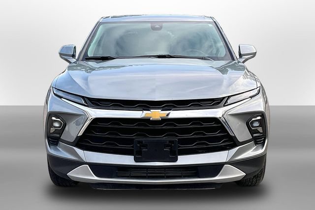 Used 2025 Chevrolet Blazer LT AWD/4WD image 2