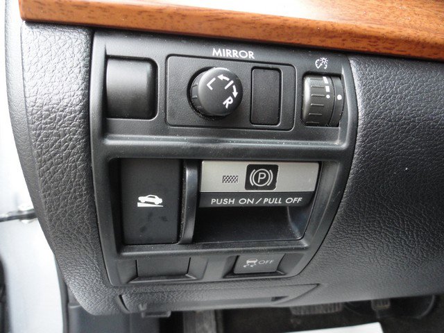 Used 2013 Subaru Outback 2.5i Limited AWD/4WD image 17