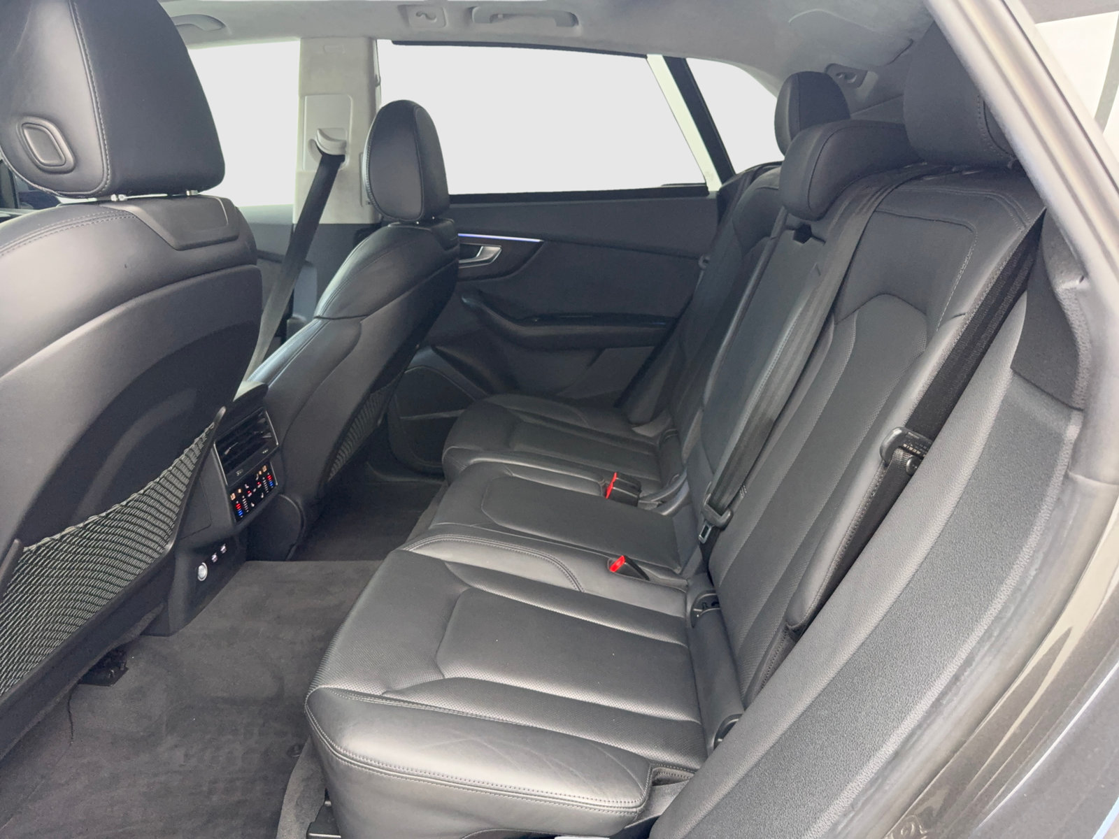 Used 2019 Audi Q8 Prestige AWD/4WD image 44