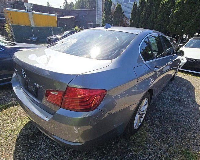 Used 2014 BMW 528i xDrive Sedan AWD/4WD image 4