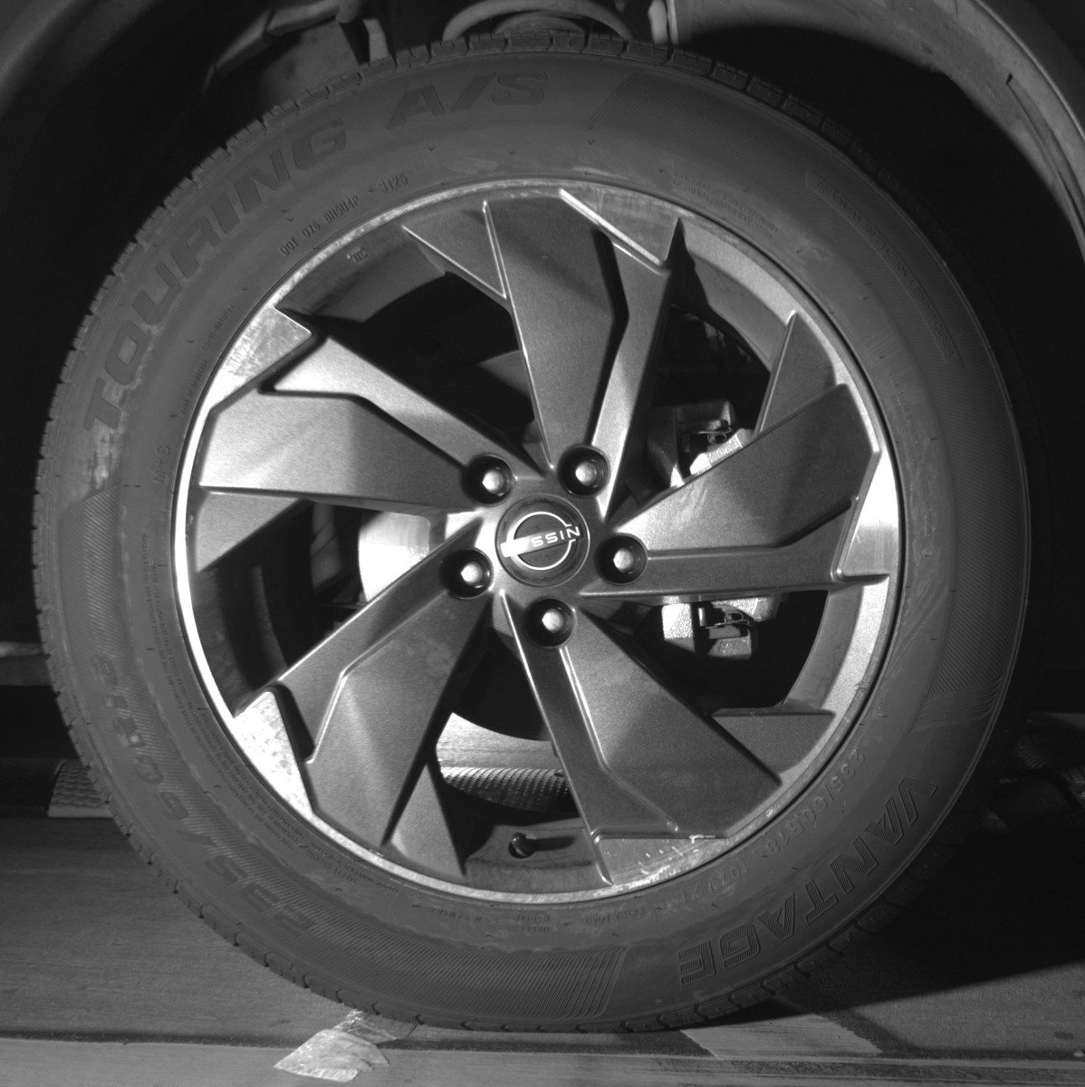 Used 2025 Nissan Rogue SV image 13