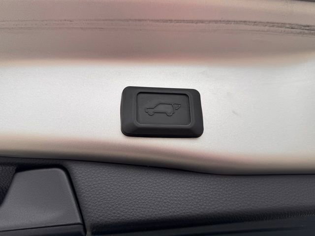 Used 2023 Toyota RAV4 XLE image 10