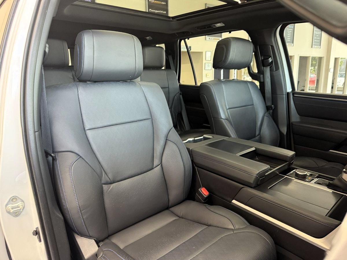 Used 2024 Toyota Sequoia Platinum AWD/4WD image 18