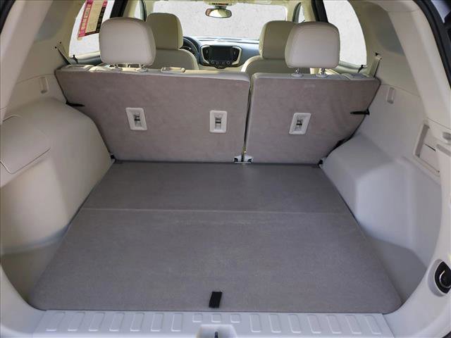 Used 2023 GMC Terrain Denali w/ Denali Premium Package image 6