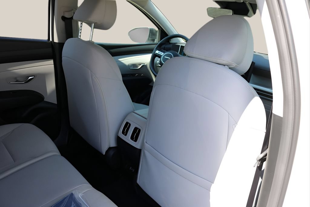 Used 2025 Hyundai Tucson SEL FWD image 16