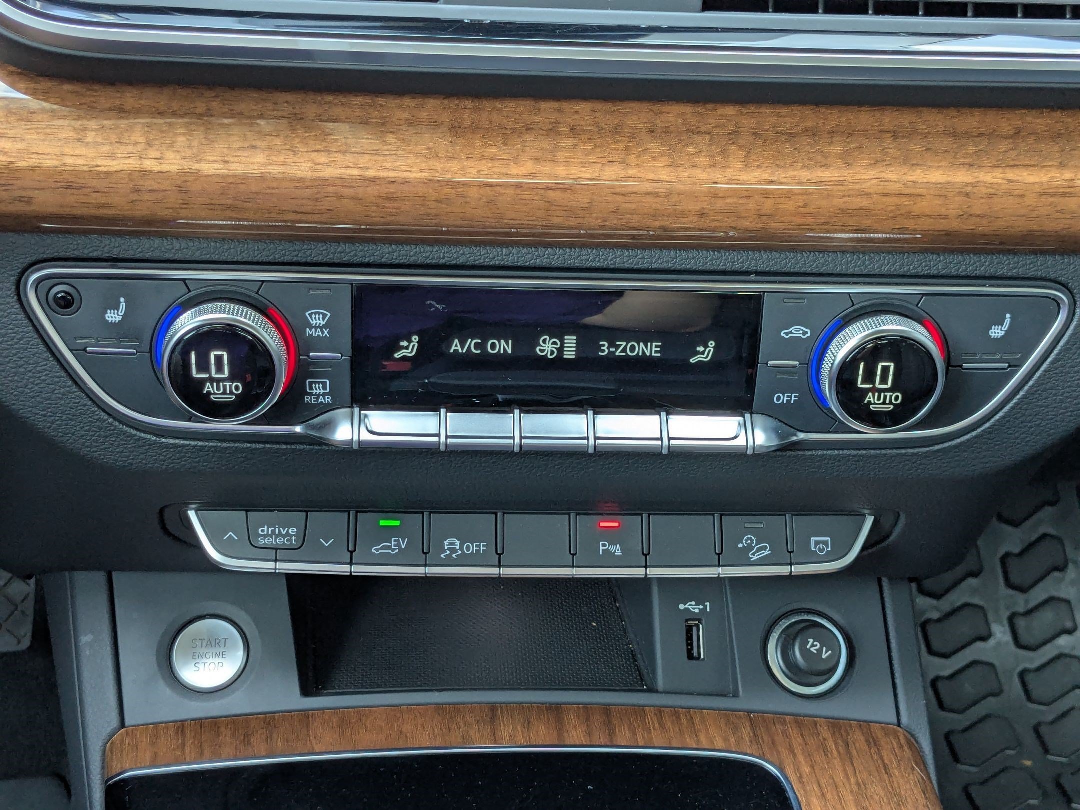 Certified 2024 Audi Q5 e Premium w/ Convenience Package AWD/4WD image 24