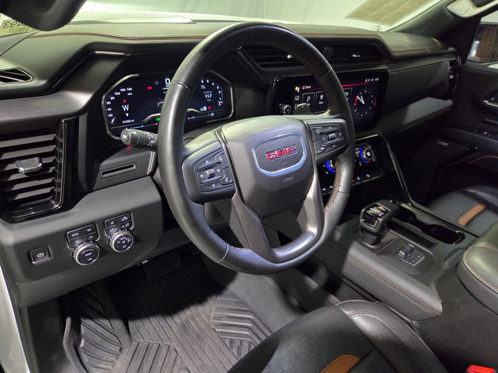 Used 2024 GMC Sierra 1500 AT4 w/ AT4 Premium Package AWD/4WD image 6