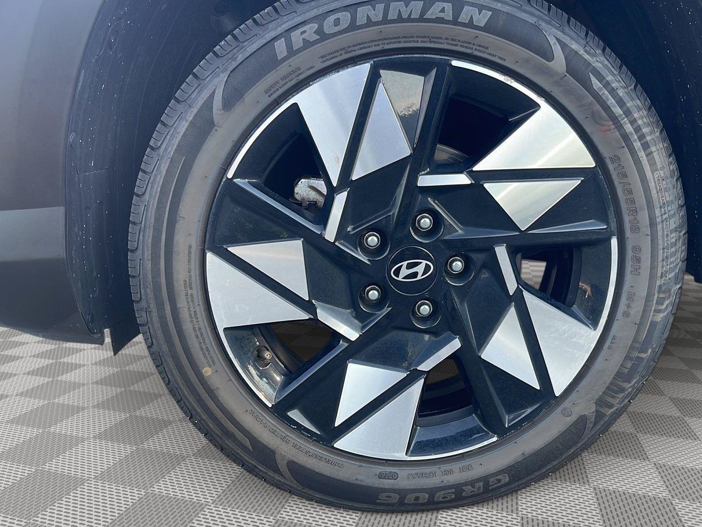 Certified 2025 Hyundai Kona SEL AWD/4WD image 10