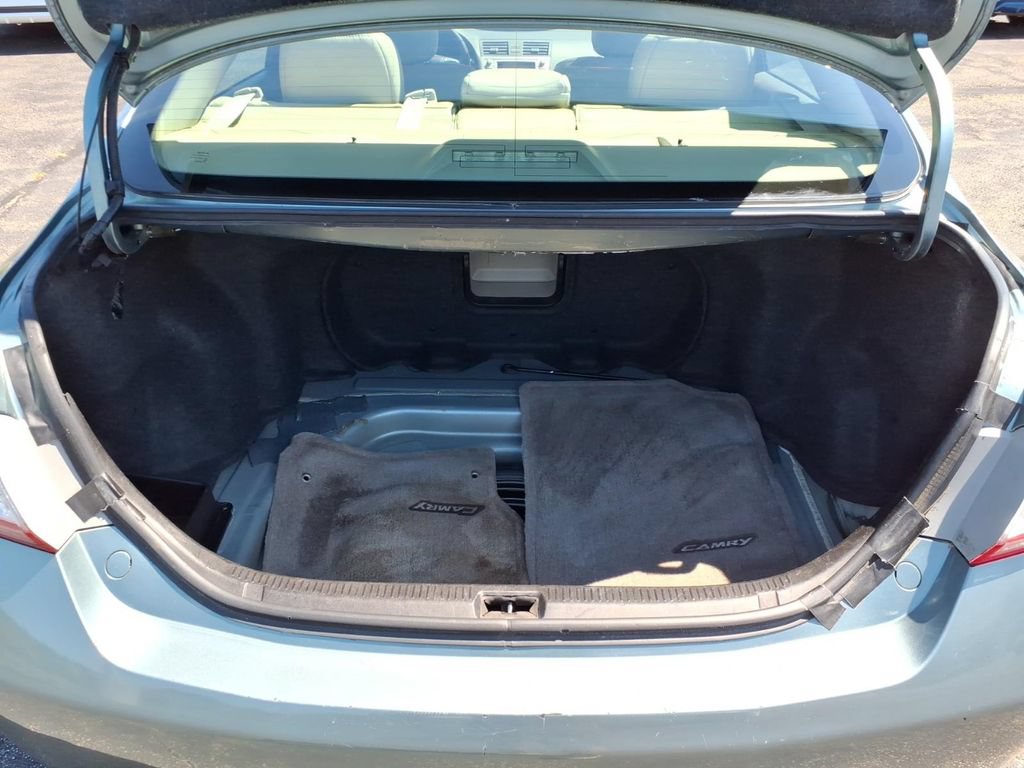 Used 2011 Toyota Camry XLE w/ SE/XLE Extra-Value Pkg FWD image 13