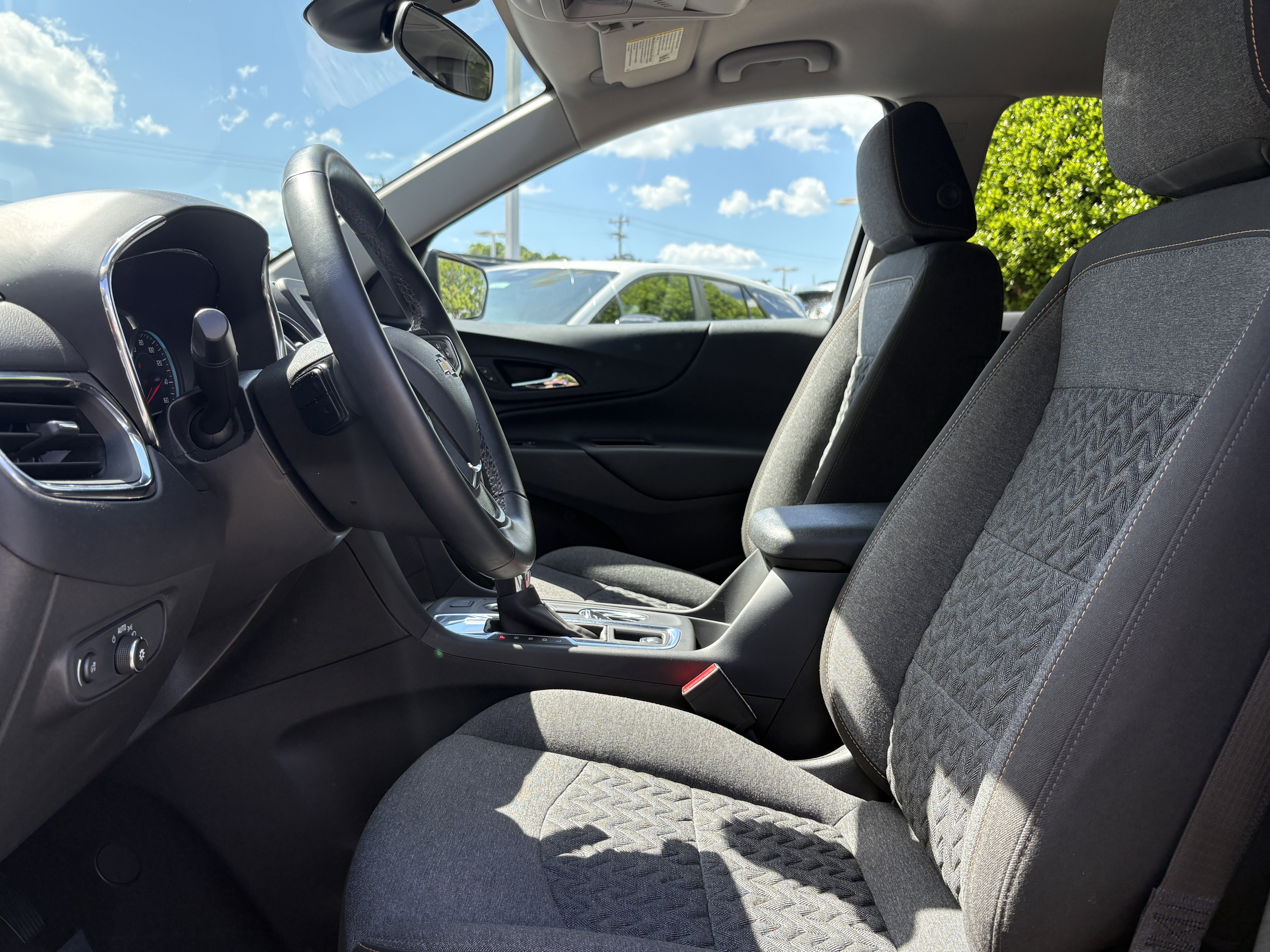 Used 2024 Chevrolet Equinox LT w/ LPO, Floor Liner Package FWD image 8