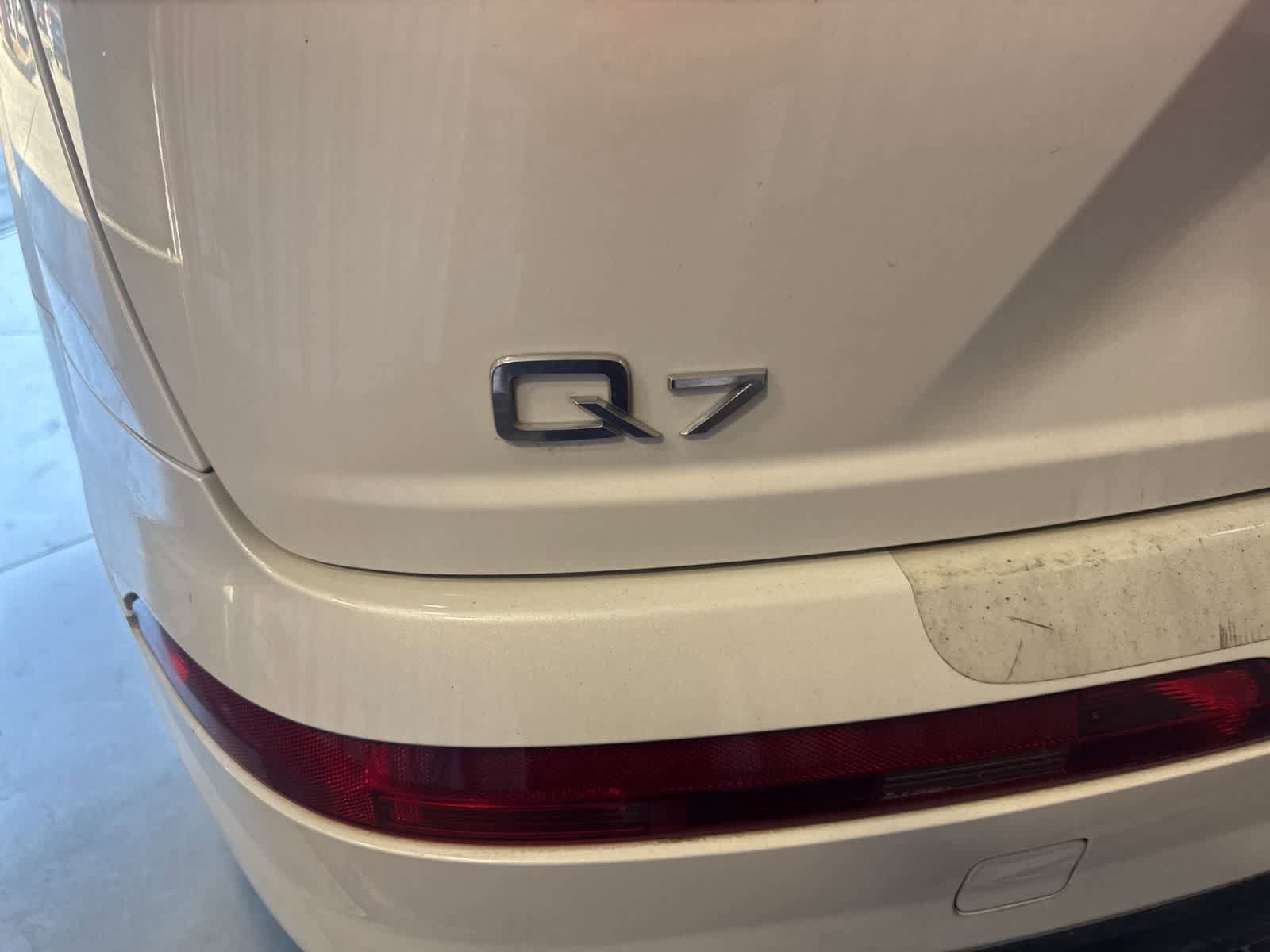 Used 2017 Audi Q7 3.0T Prestige w/ Prestige Package AWD/4WD image 12