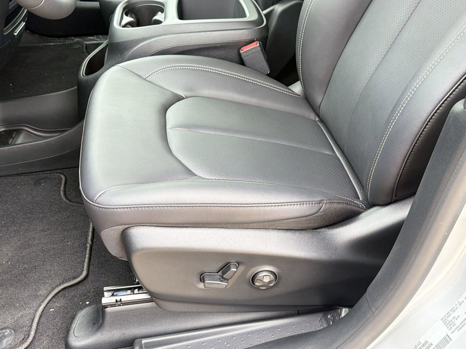 New 2026 Chrysler Pacifica Select w/ S Appearance Package FWD image 14
