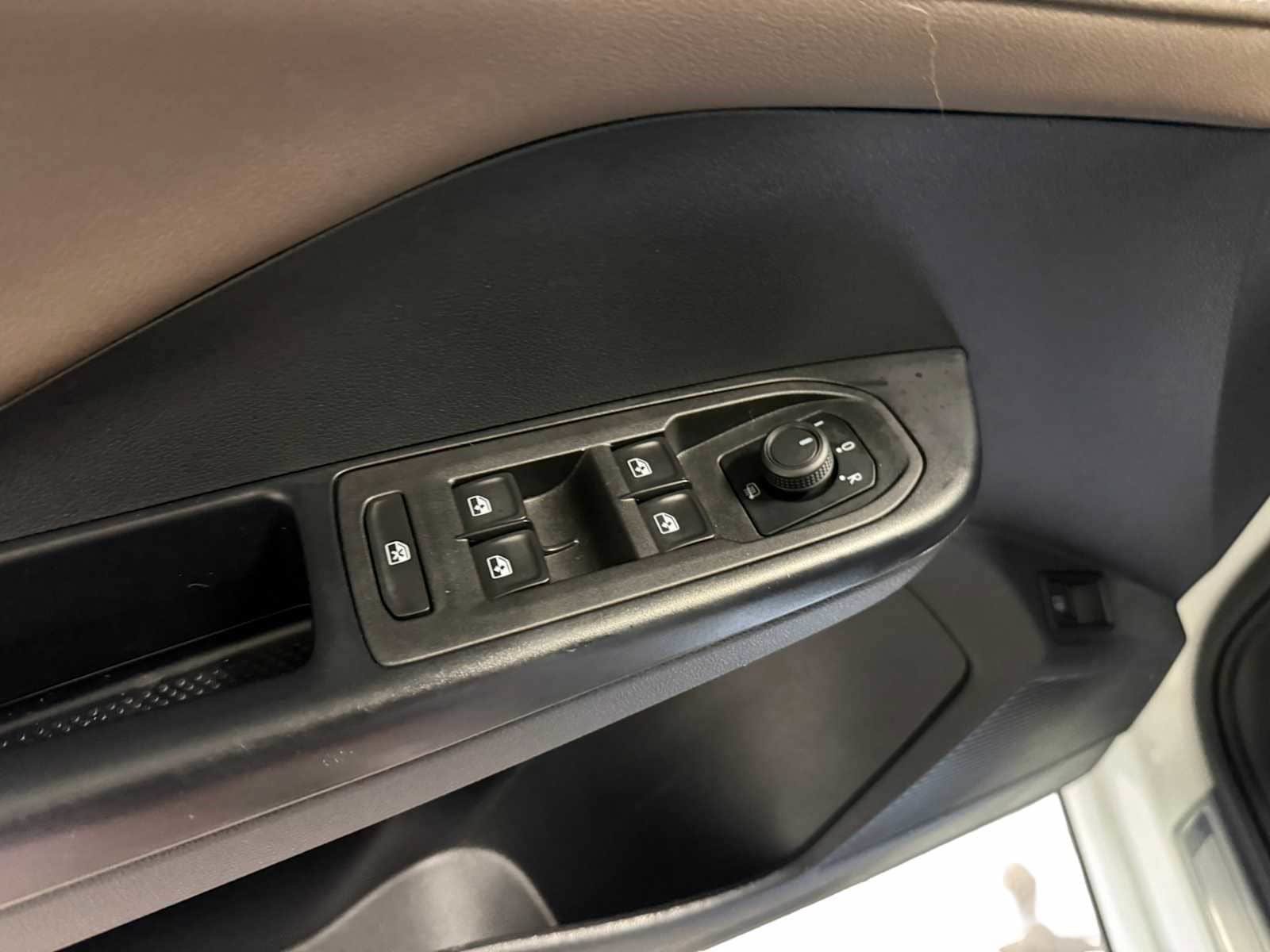 Used 2023 Volkswagen Taos SEL AWD/4WD image 21