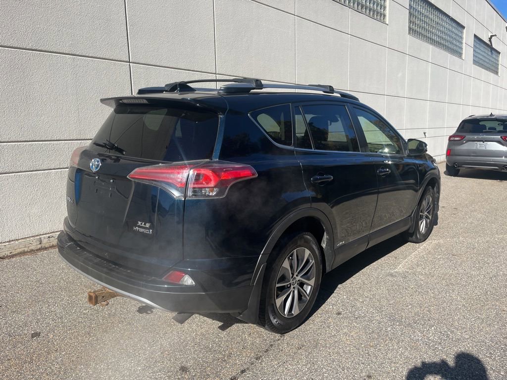Used 2018 Toyota RAV4 XLE image 7