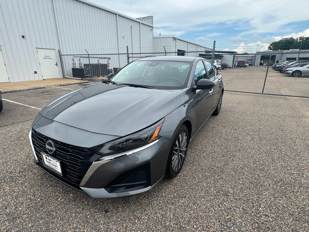 Used 2025 Nissan Altima 2.5 SV FWD image 5