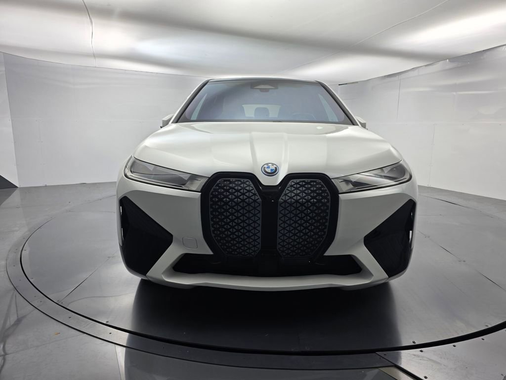 Used 2023 BMW iX xDrive50 w/ Sport Package image 2