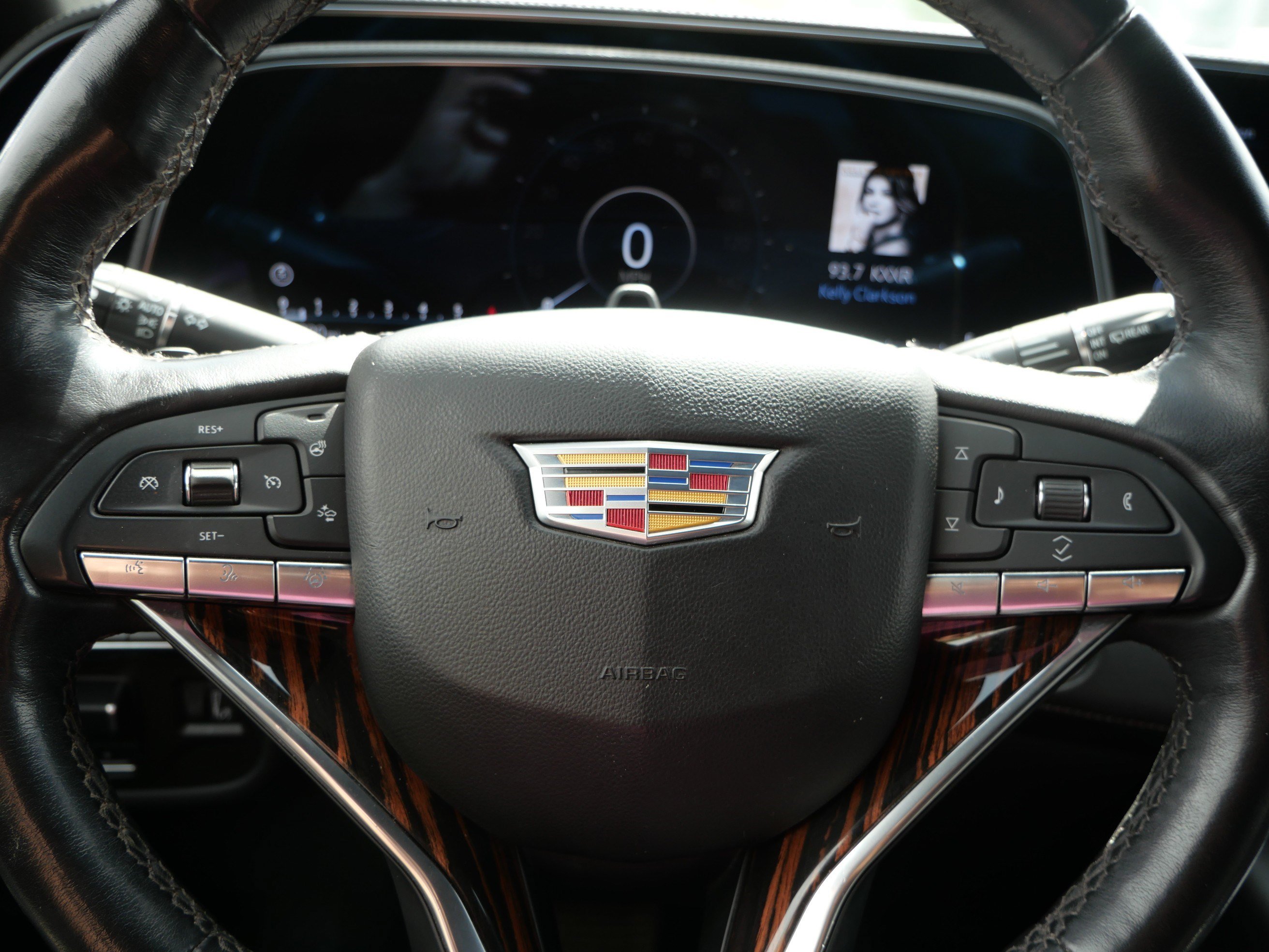 Certified 2024 Cadillac Escalade Premium Luxury w/ Performance Package AWD/4WD image 25
